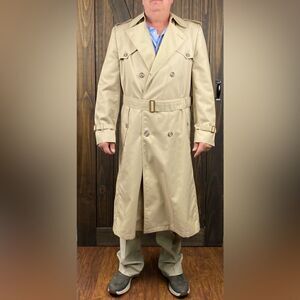 Men's Christian Dior Tan Trench Coat Size 40L